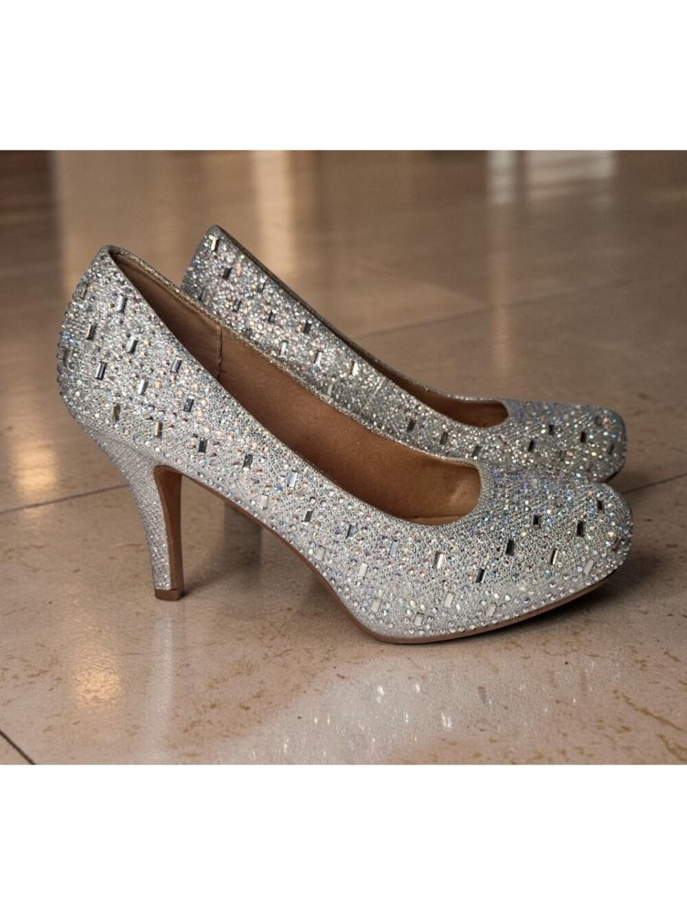 Delicacy Riley All Over Rhinestone Pumps Heels Size 8 Silver Party Sparkly Bling